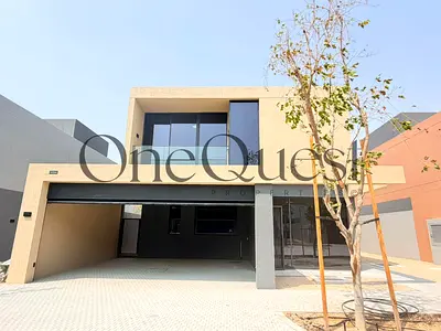 SUPER DISTRESS DEAL | 4BR Standalone Villa | Below OP | Near Pool