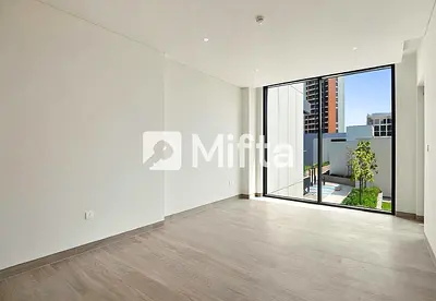 5% Commission | 1 BR | Waterfront Luxury Living