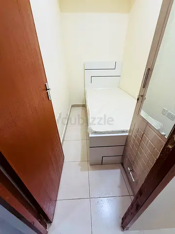 READY TO MOVE PRIVATE ROOM AVAILABLE SHABIYA 12 NEAR BUS STATION ABU DHABI