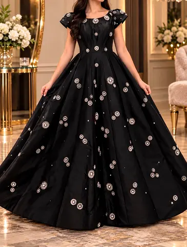 Luxury Crystal-Embellished Black Evening full-length evening gown, size approx. M/L
