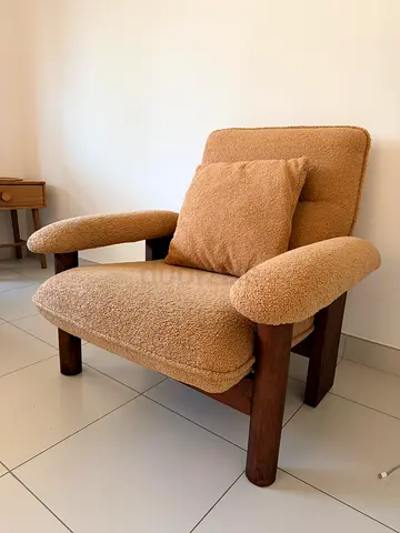Beige boucle lounge armchair with wooden frame, excellent condition - 2
