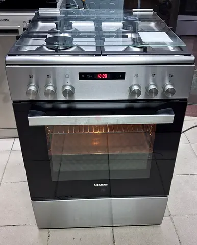 Siemens New Model Top Gas oven Electric Cooker. 60Cm. Model. HX8P3AE50M//
Same like new Condition.