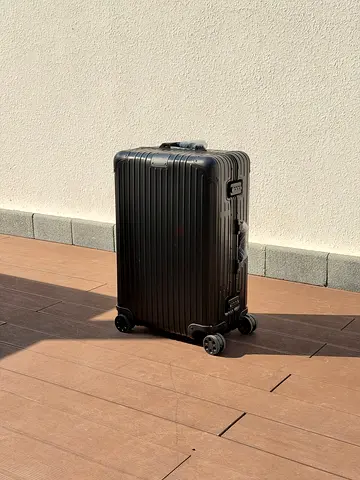 RIMOWA Chek in Black L