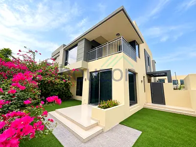 Chiller Free 5BR + Maids | On the Park | Vacant