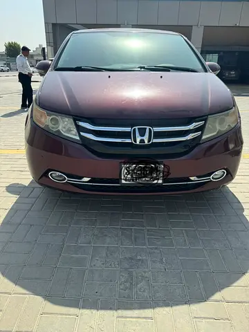 2016 Honda Odyssey Touring GCC Specs