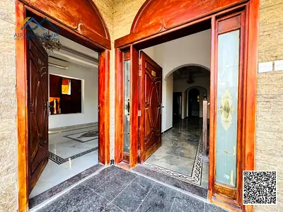 فرصه مميزه بالروضة 3 فيلا للبيع سكني تجاري بسعر مغرى شامل الكهرباء والماء والمكيفات تملك حر لجميع الجنسيات وجاهزه للسكن فورا قريبه من الخدمات أكثر