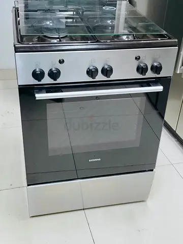 Siemens freestanding gas cooker with oven - good working condition