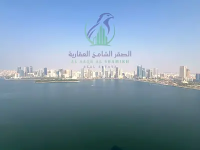 شقة ثلاث غرف وصالة للايجار السنوي في منطقة المجاز 3 باركن مجاني اطلالة بحرية مباشرة خزائن بالحائط بلكونات جميع الغرف ماستر غرفة خادمة ماستر غرفة غسيل