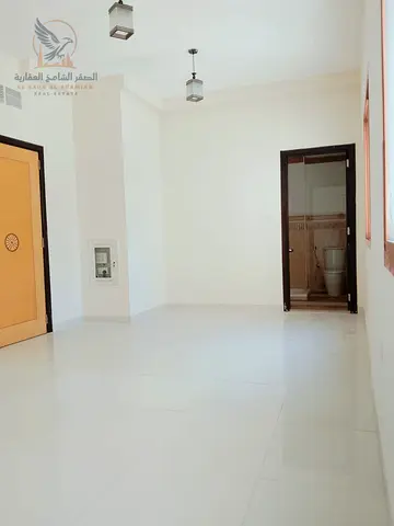 One-bedroom apartment (with a living room) for rent in Al Nakheel 2, near Thimar Al Bahar restaurant.