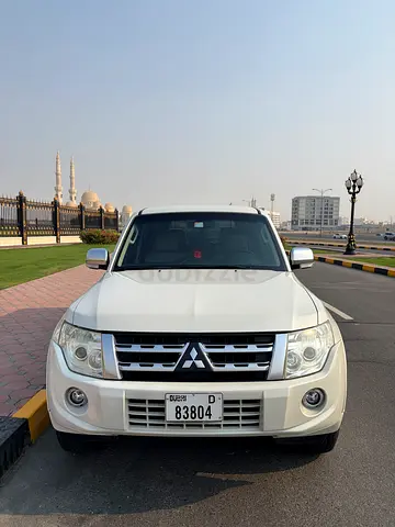 2012 Mitsubishi Pajero GLS 3.5L V6 | GCC Specs | 2nd Owner | Family Car