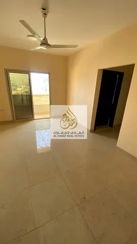 🏠 للإيجار السنوي في عجمان – ليوارة البستان  ✨ شقة غرفة وصالة – أول ساكن ✨  📍 الموقع: ليوارة البستان، عجمان 📌 قريبة من مركز ميدل إيست الطبي وسوق الس