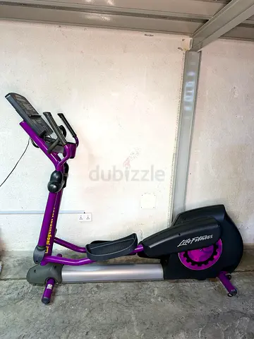 Life fitness cross trainer intgraty