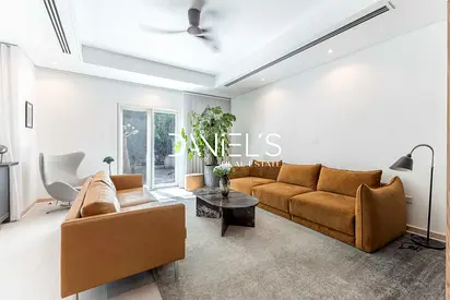 Large garden | Well Maintained | 3 Bedroom + Maid