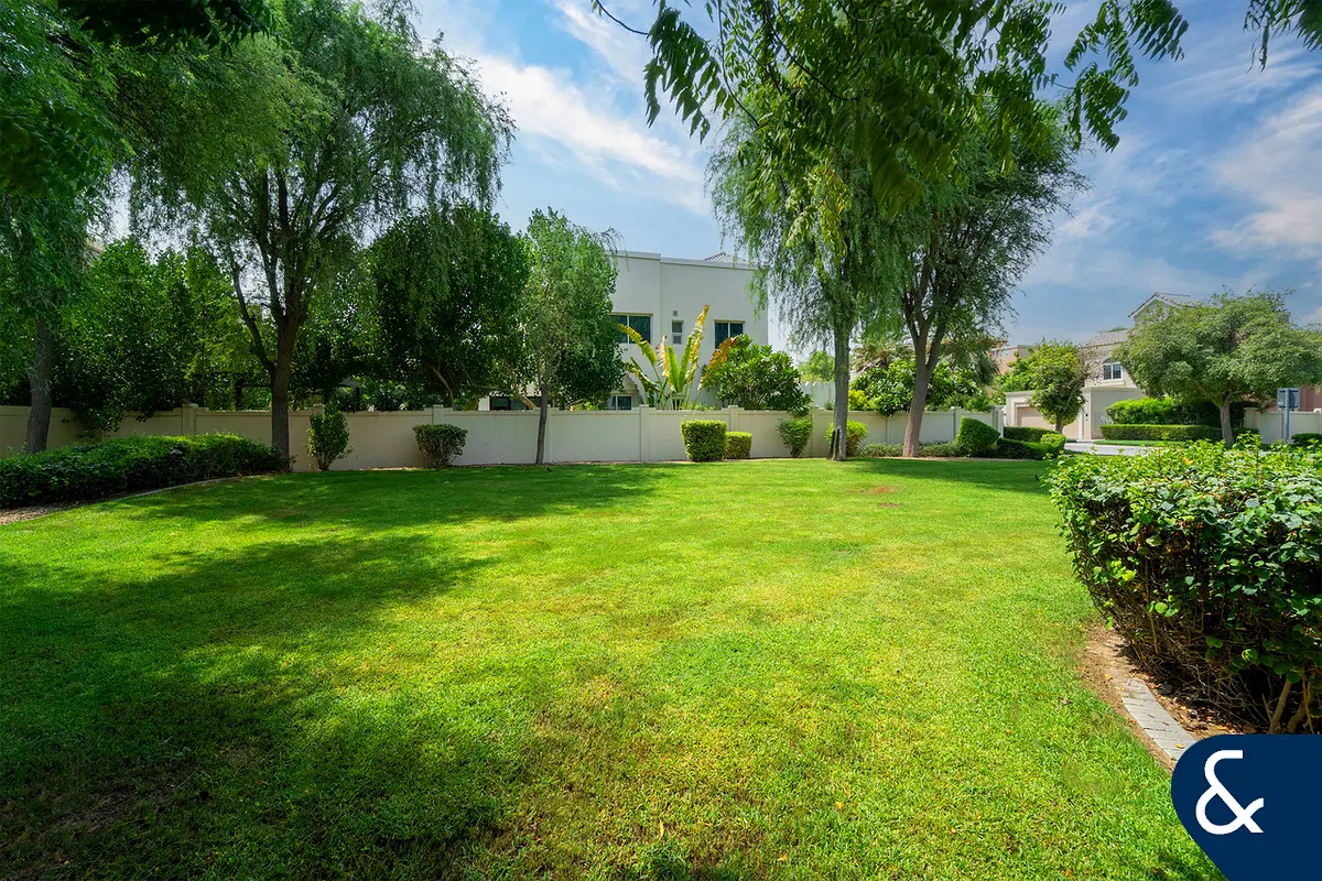 Villa: C1 5 Bed | Esmeralda | Close To Els Club | dubizzle Dubai