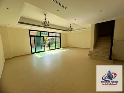 فيلا شرقان 2طابق 4 غرف ماستر مع حزائن في كومباوند 2 بلكونه صاله كبيره مع حمام غرفه خادمه ماستر غرفه استور غرفه غسيل غرفه حارس مطبخ كبير مطبخ تحضير
