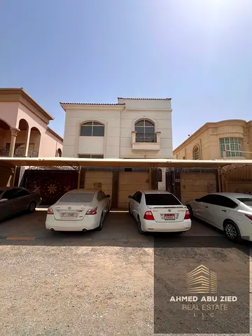 Luxury villa in Al Mowaihat, Ajman: 5 master bedrooms, 2 halls, majlis, maid’s room, balcony. AED 100K/year, payable in 4 installments.