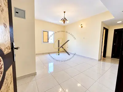 Lavish 1 BHK available in muwaliah full of family building Neat and clean room for contact Babar