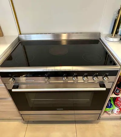 Siemens 5 Ceramic Hubs Electric Cooker stove 90cm
