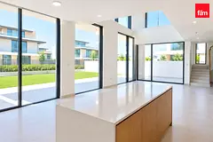 Landscaped | Multiple Cheques | Bright Layout