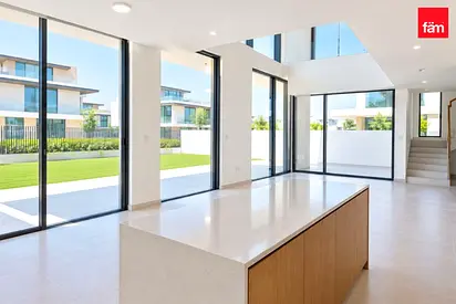 Landscaped | Multiple Cheques | Bright Layout
