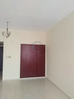 Well maintained I Ready to move in | With Balcony