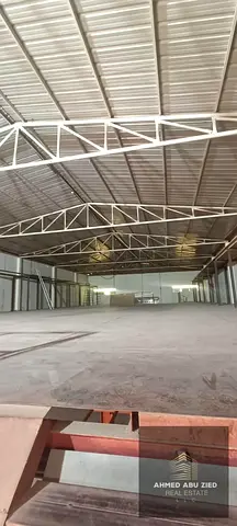 فرصة مميزة للشركات وأصحاب الأنشطة الباحثين عن مستودع بميزانين للإيجار السنوي في أم القيوين بمساحات كبيرة سهله المخرج للشارقة ودبي