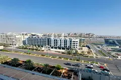 Vacant | High Floor | Community Living | Beach