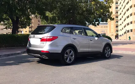 Low mileage.. Hyundai Santa Fe 2015 | 7-seater | GCC Specs | Excellent Condition