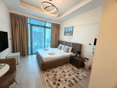 Azizi Studio! Pool View! Beautiful Apartment