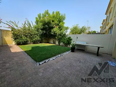 Single Row - Beautiful Landscape Garden - Vacant