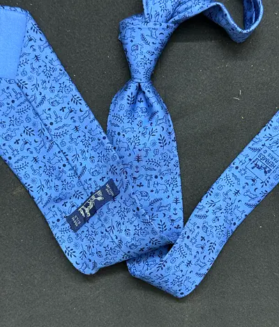 HERMES Blue patterned men's silk tie