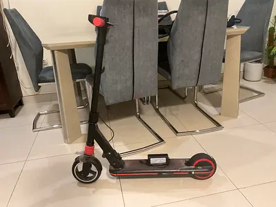 Kids electric kick scooter - good working condition