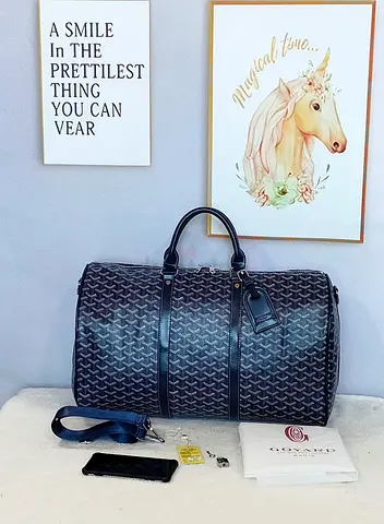 Large patterned travel duffel bag with detachable strap - master copy