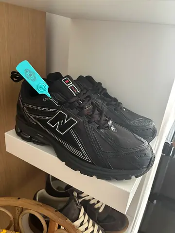 New Balance Triple Black 1906d