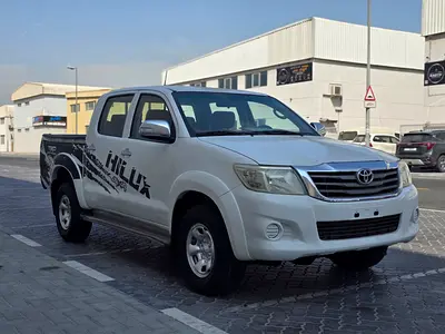 Toyota Hilux // Diesel Engine // 4 WD Drive // power window // Gcc space // Good conditions