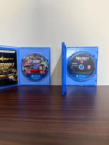 PlayStation 4 pro bundle - Call of Duty black ops 4+the crew 2+steering wheel with pedals+console