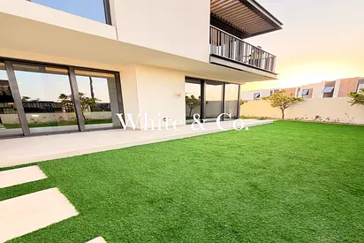 4B Townhouse | Modern Finish | Prime Area