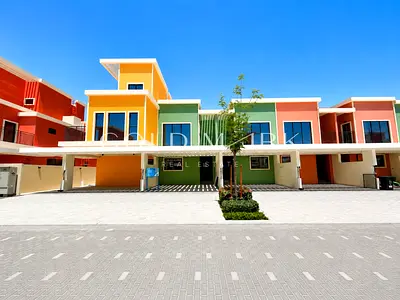 Single Row | Best Location | Bright and Spacious