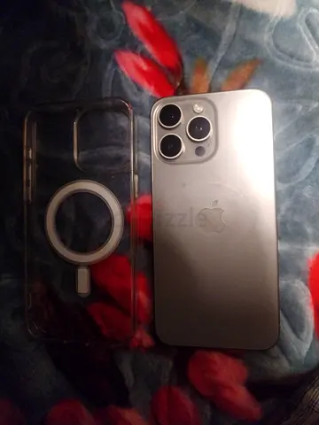 Silver iPhone 15Pro - Pre-owned