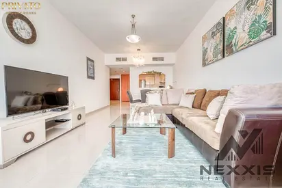 Furnished 1BR Apartment | Lake Point Tower | Downtown City View
