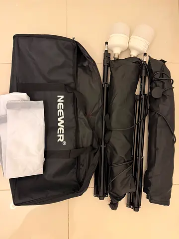 Neewer 700W Softbox Lighting Kit (2x Softboxes, Stands, Carry Bag)