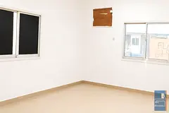 Comfortable Accommodation for Men in a Prime Commercial Area