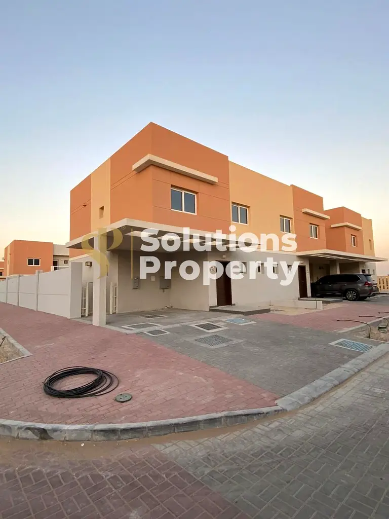 Prime Corner Villa | 5BR + Maid | Spacious Layout | Ready to Move