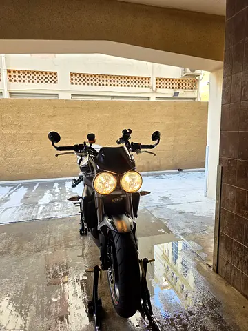 Triumph street triple 675