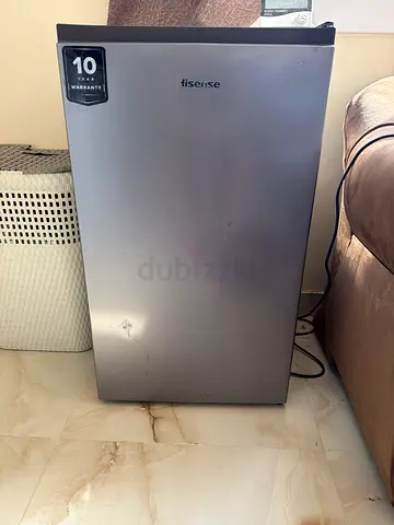 Hisense Compact Single-Door Mini Fridge - Silver, Good Working Condition