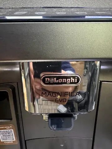 DeLonghi Magnifica Evo Espresso/Coffee Machine - Good Working Condition