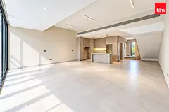 Large Garden | Extended Interior | With Appliances