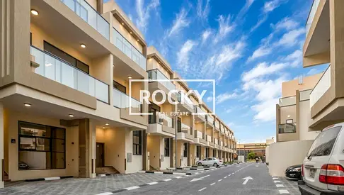 SPACIOUS 3BR + MAIDS COMMUNITY VILLA WITH OPEN KITCHEN | DIP 1