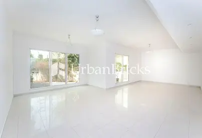 Compound villa I Negotiable I Multiple cheques