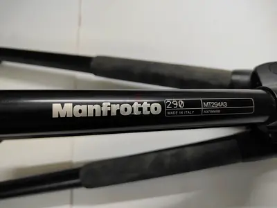 Manfrotto MT294A3 tripod